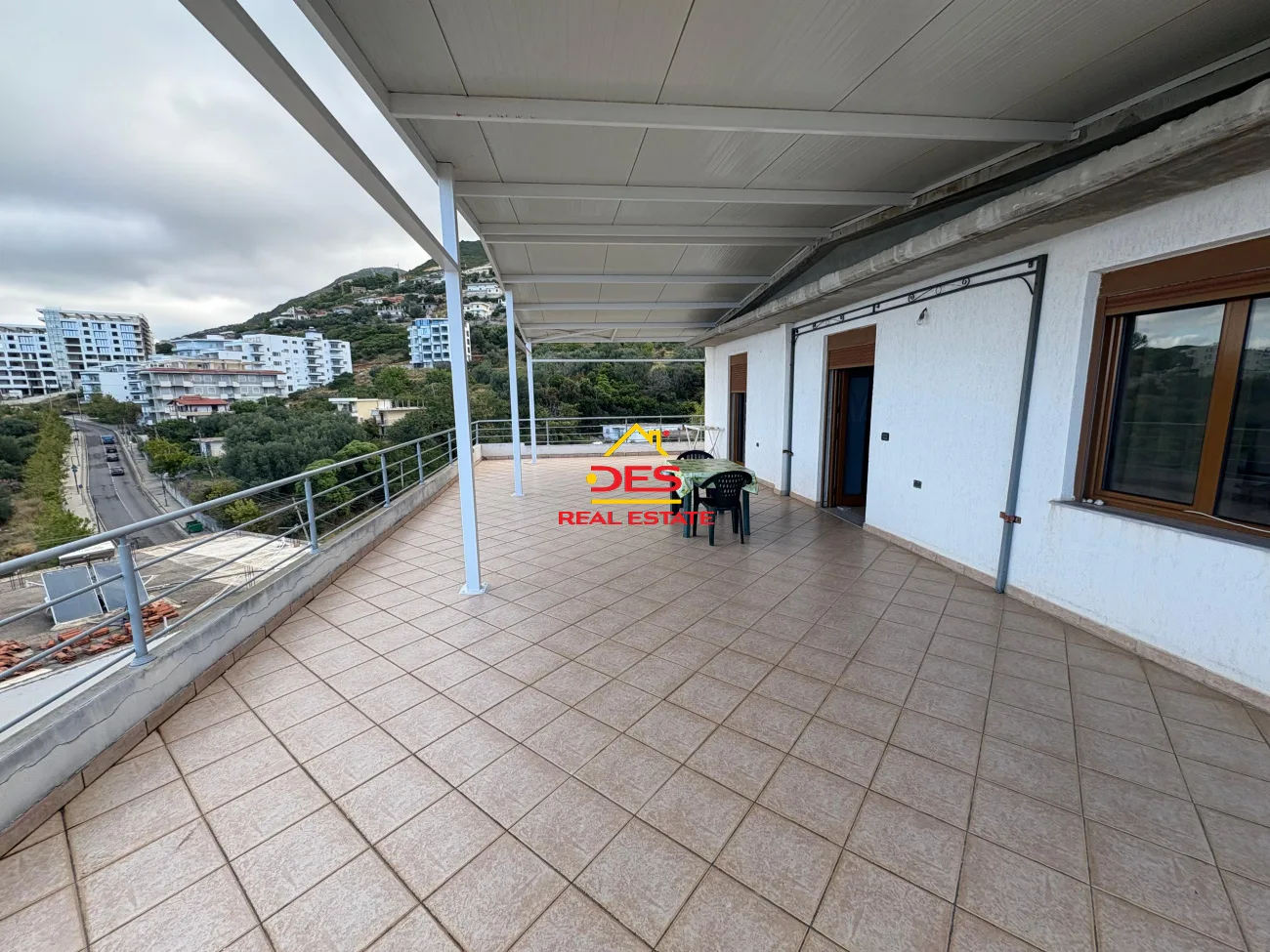 Jepet me qira hotel në uji të ftohtë, vlorë