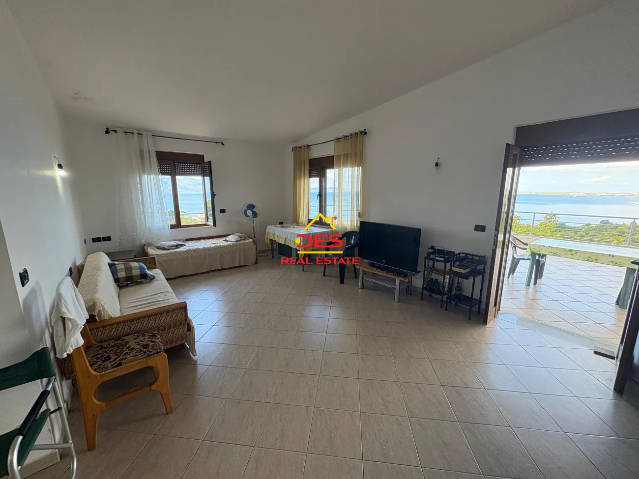 Jepet me qira hotel në uji të ftohtë, vlorë