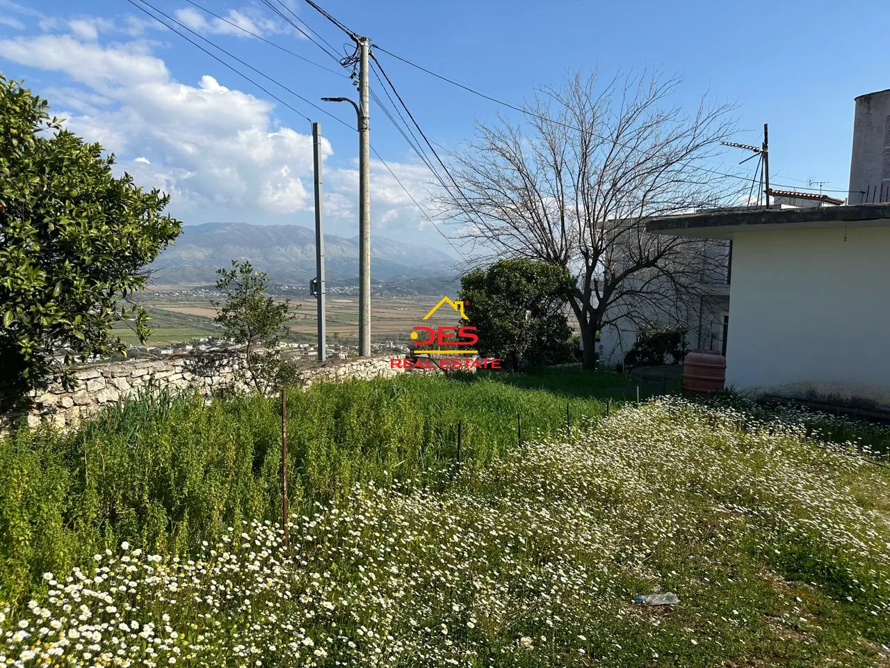 Shitet shtëpi private në sarandë