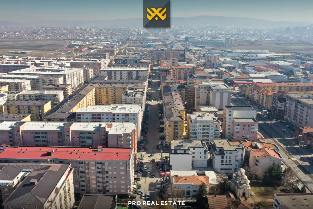 Lokal 200m² për #SHITJE në Fushë Kosovë.