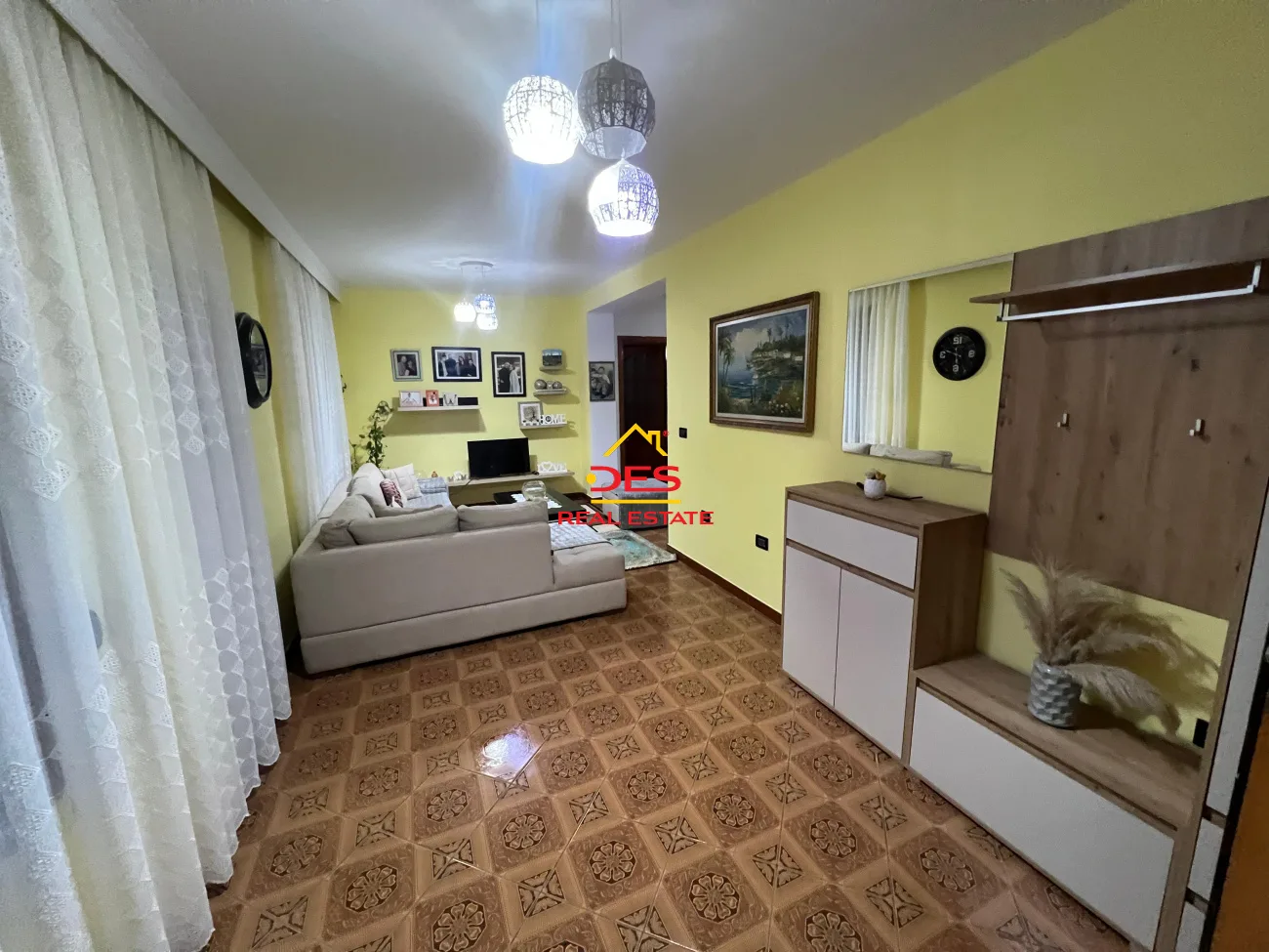 Shitet shtëpi private në transballkanike,vlorë.