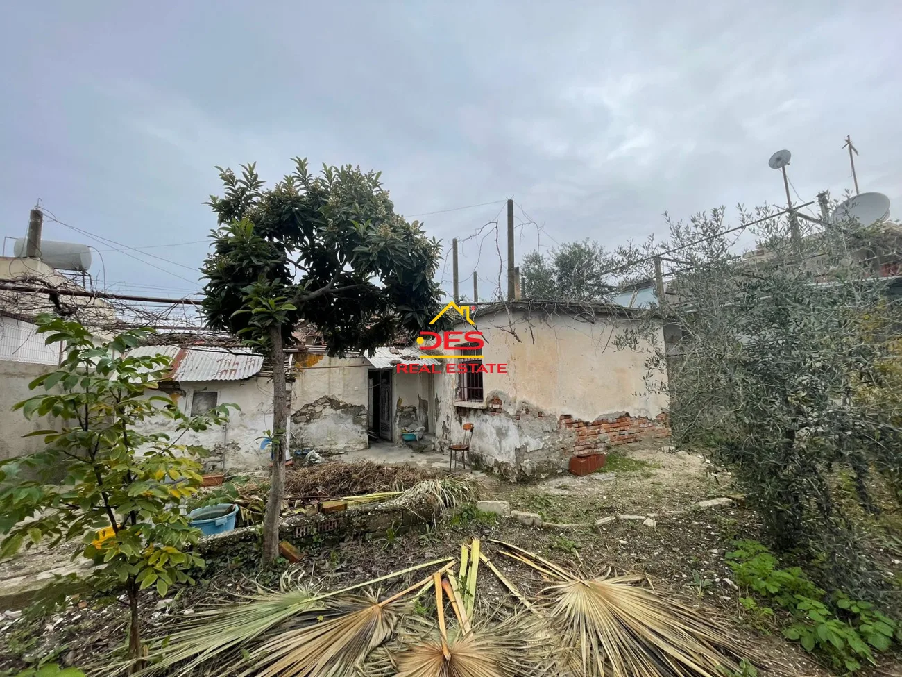 Shitet ndërtesë/truall pranë shkollës “halim xhelo” ,vlorë