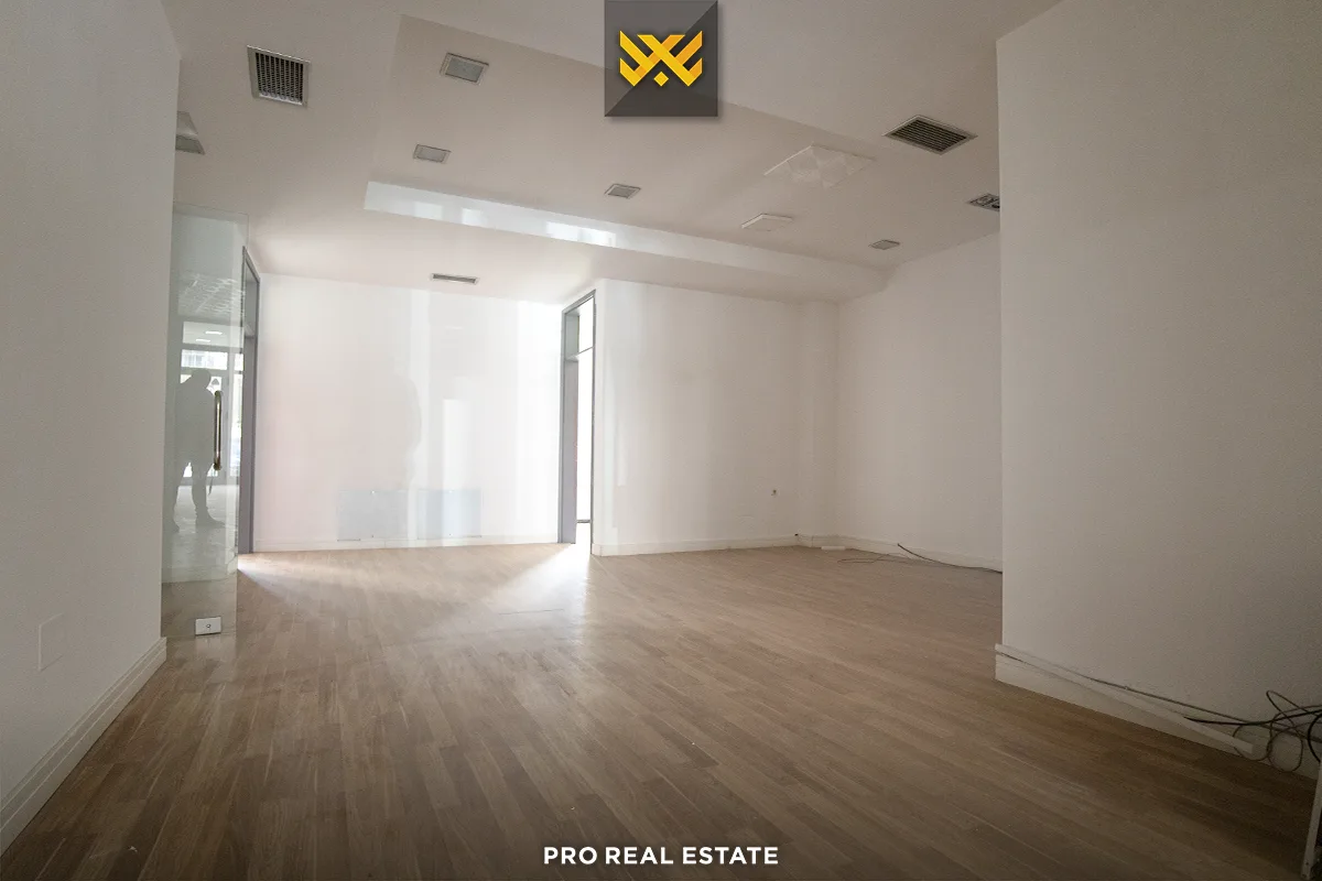 Zyrë 200m² për #SHITJE te Mati 1.