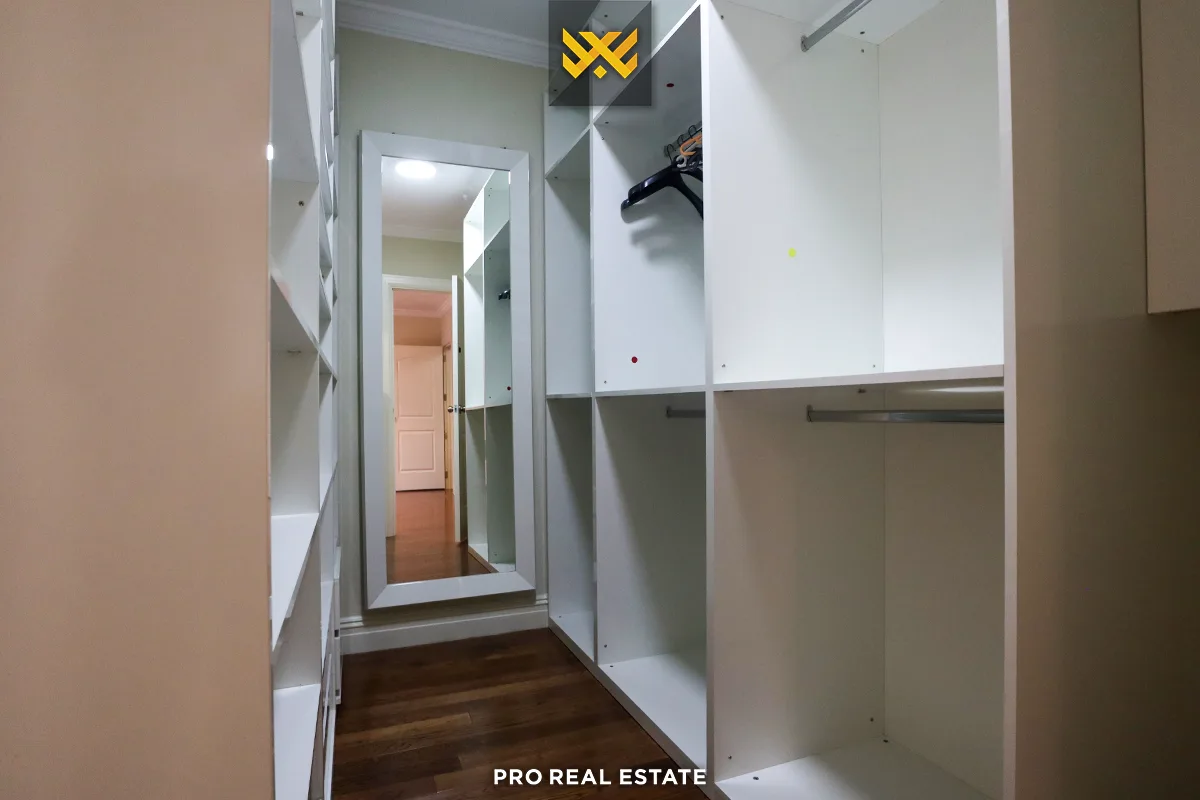 Shtëpi 264m² me #QIRA në Lagjen Fshati Ndërkombëtar