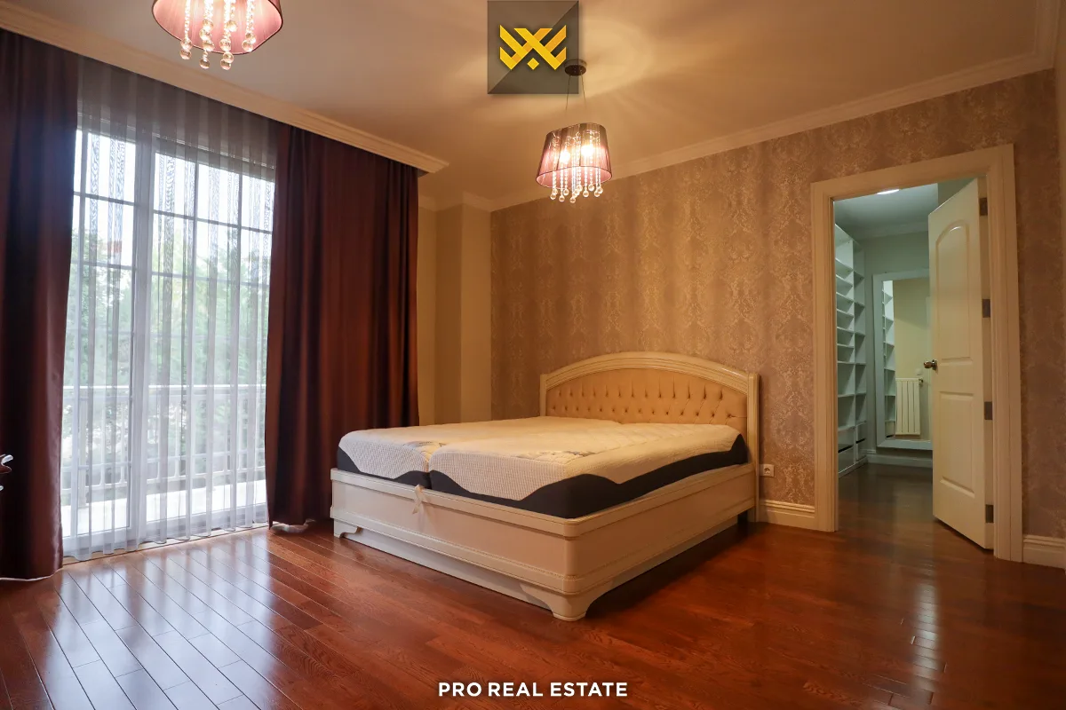 Shtëpi 264m² me #QIRA në Lagjen Fshati Ndërkombëtar