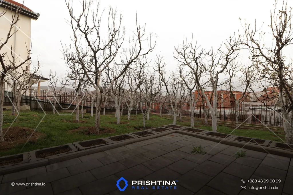 Shtëpi në #shitje 412m² në Kodrën e Trimave 🏡✨