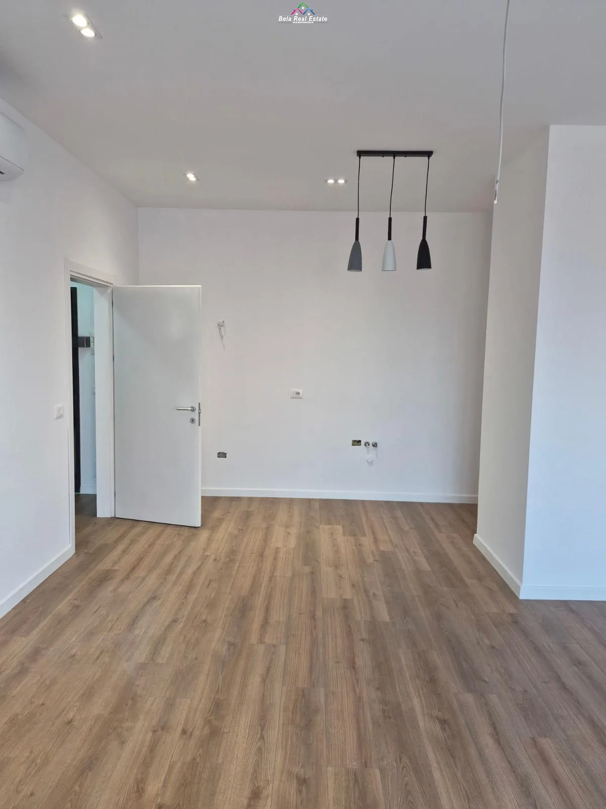 Zyre Me Qera 2+1 Tek Ish Dogana ( ID BZ2863) Tirane