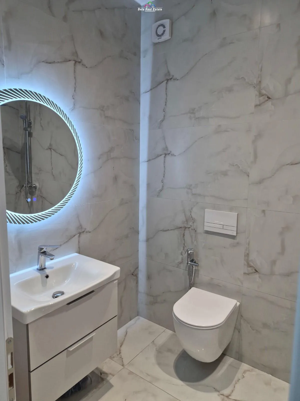 Zyre Me Qera 2+1 Tek Ish Dogana ( ID BZ2863) Tirane