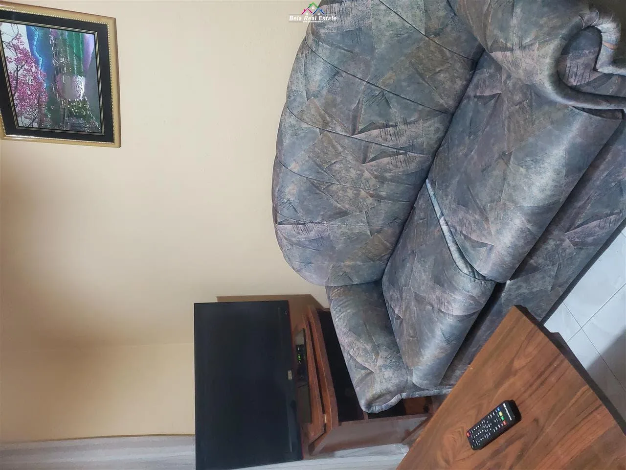 Apartament me qera 1+1 Tek Komuna e Parisit (ID B2101009) Tirane
