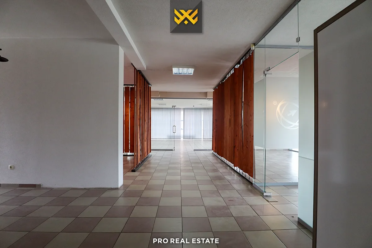 Lokal 240m² me #QIRA në Bregun e Diellit