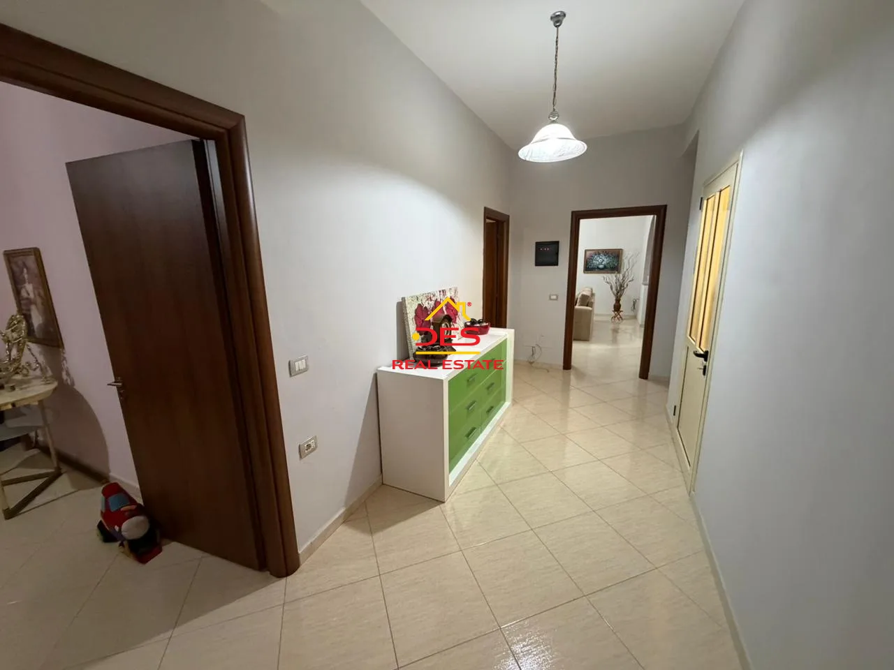 Jepet me qira kati i dytë i një vile në pus mezin,vlorë