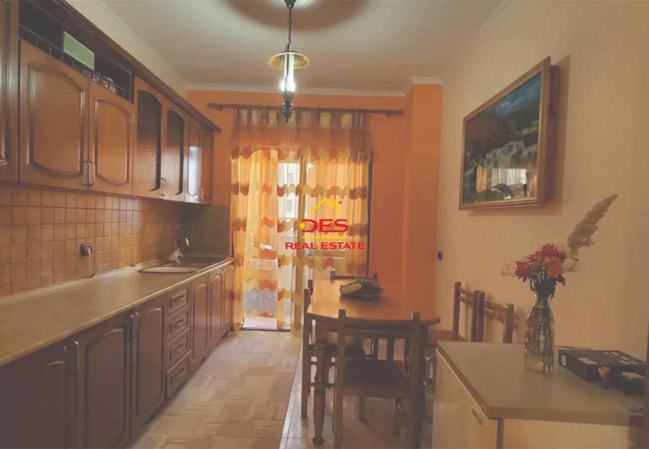 Shitet apartament 3+1+2, rruga e kavajës, tiranë
