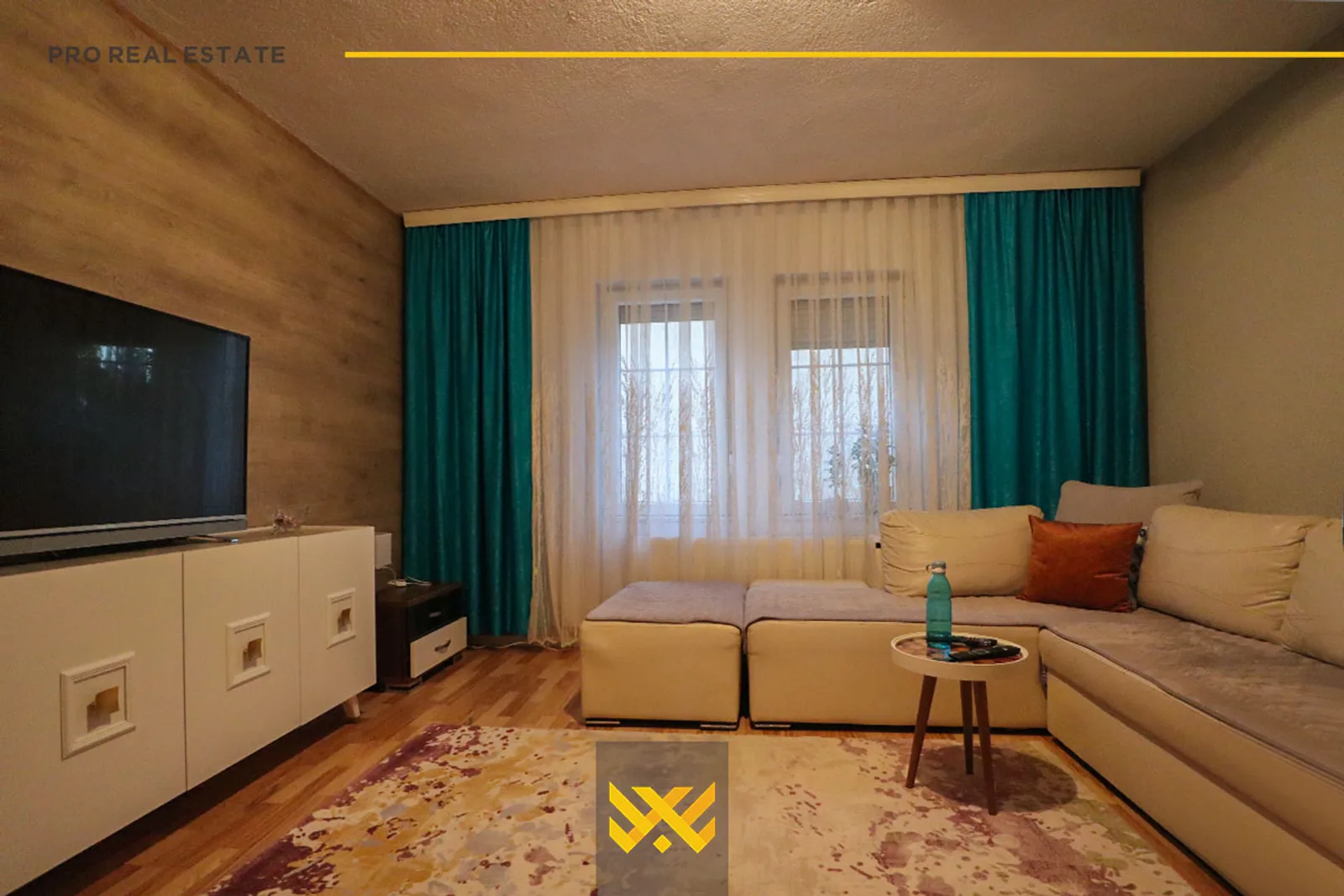 Shtëpi 250m² në #SHITJE në Veternik