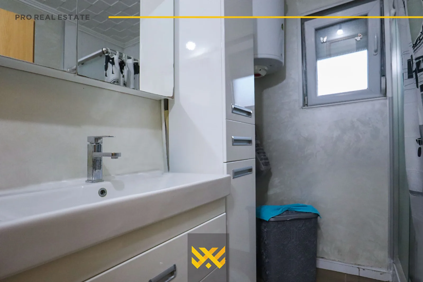 Shtëpi 250m² në #SHITJE në Veternik