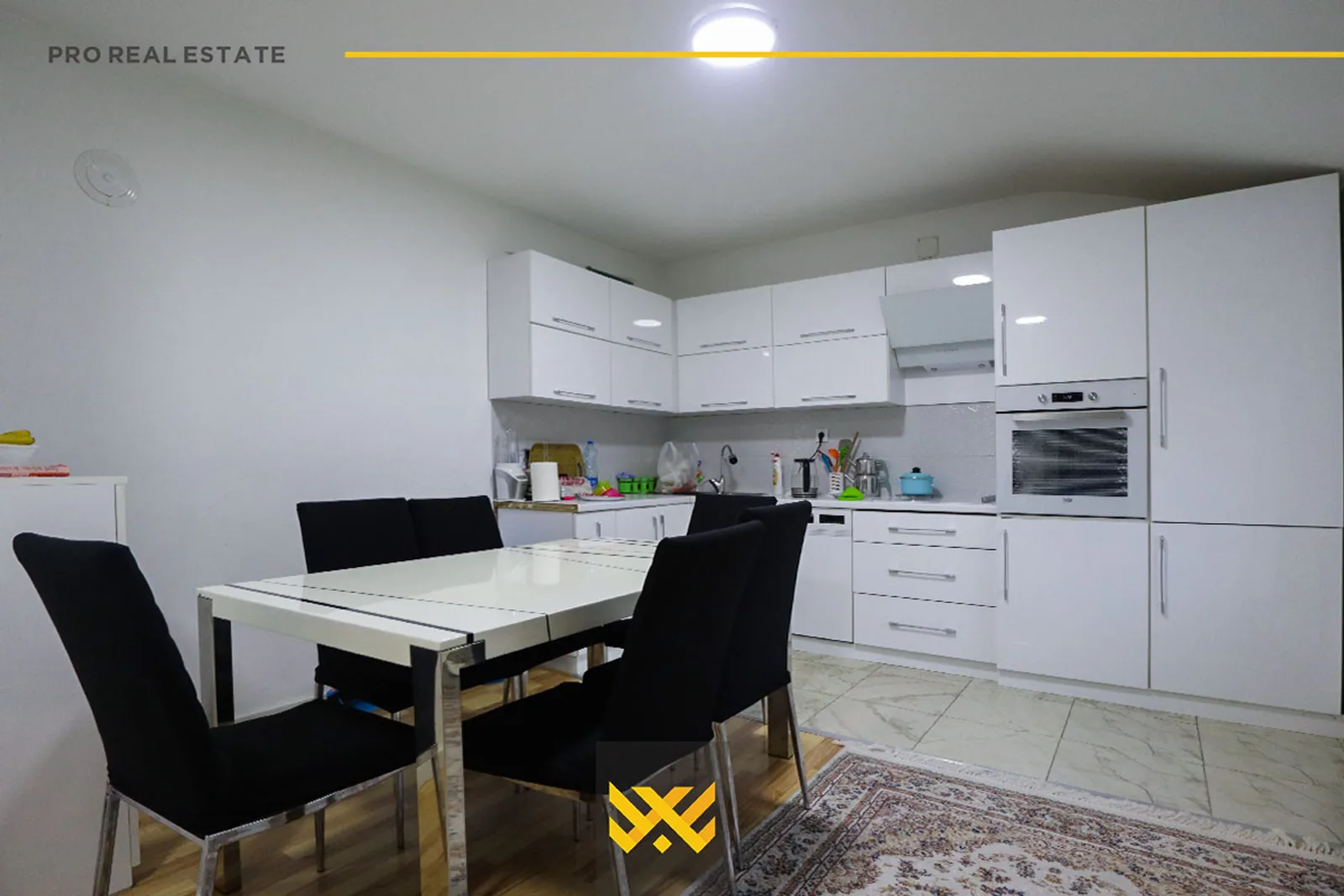 Shtëpi 250m² në #SHITJE në Veternik