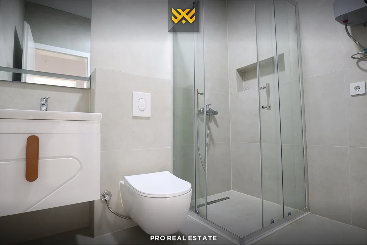 Banesë - Zyrë 113m² me #QIRA te Rruga C.