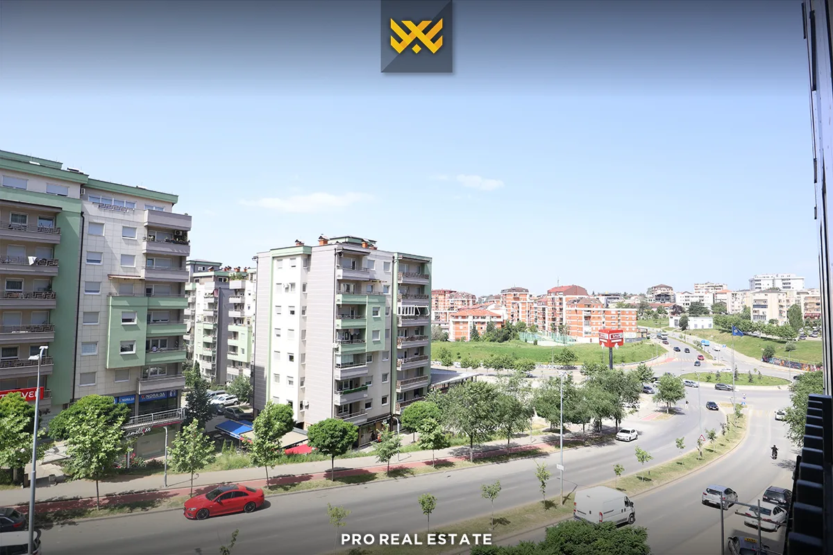 Banesë - Zyrë 113m² me #QIRA te Rruga C.