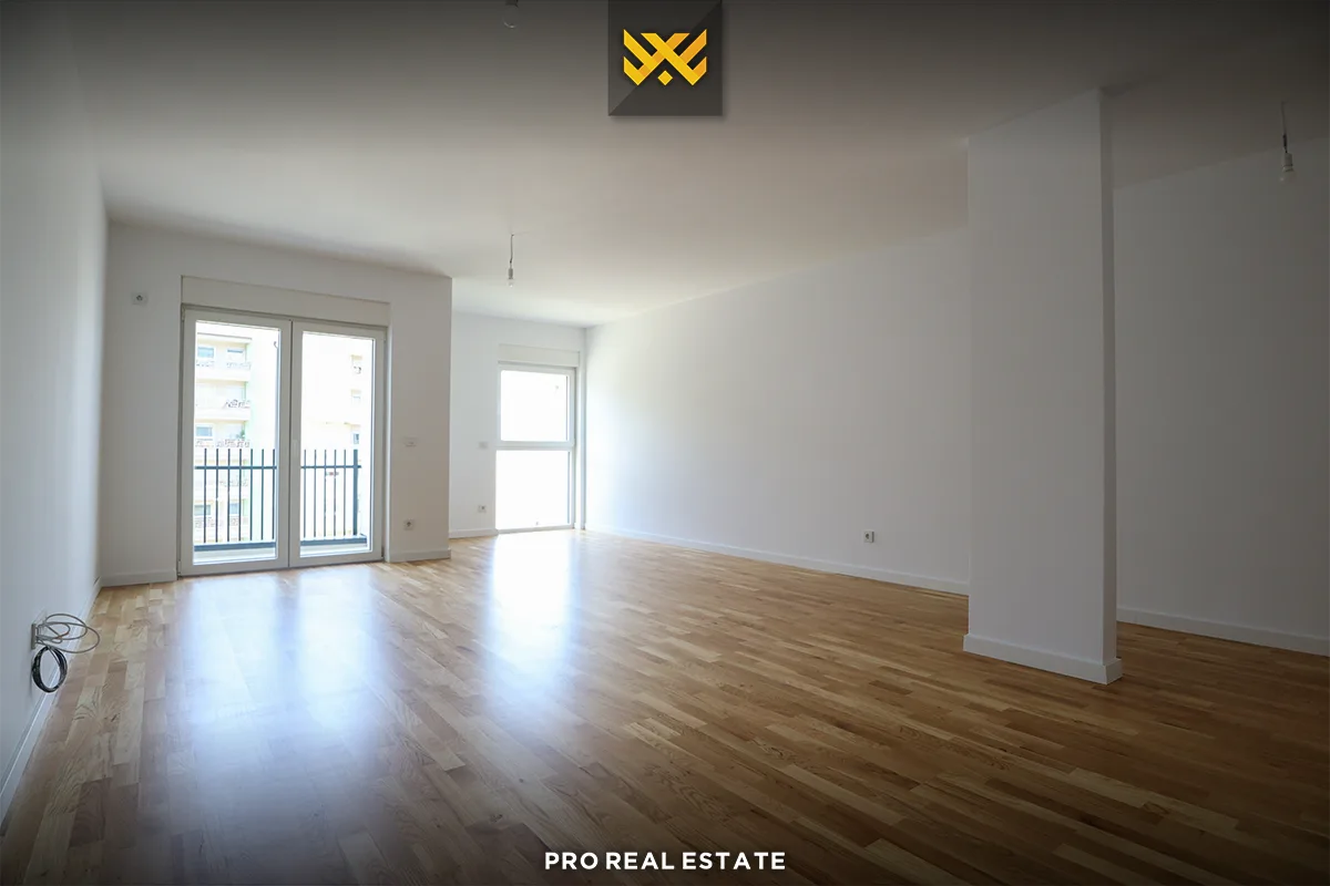Banesë - Zyrë 113m² me #QIRA te Rruga C.