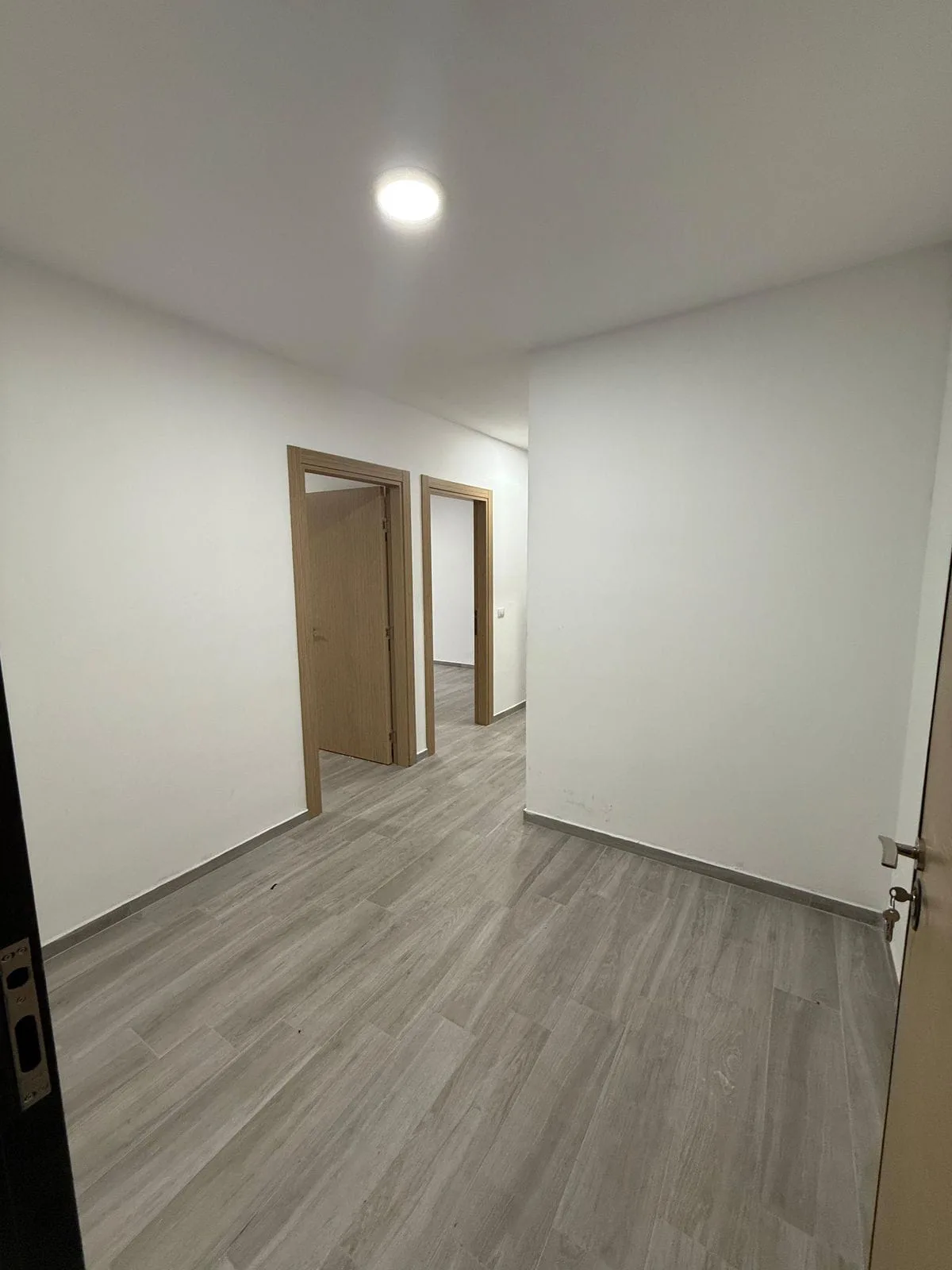 Zyre Me Qera 2+1 Tek 5 Maji (ID BZ2607) Tirane