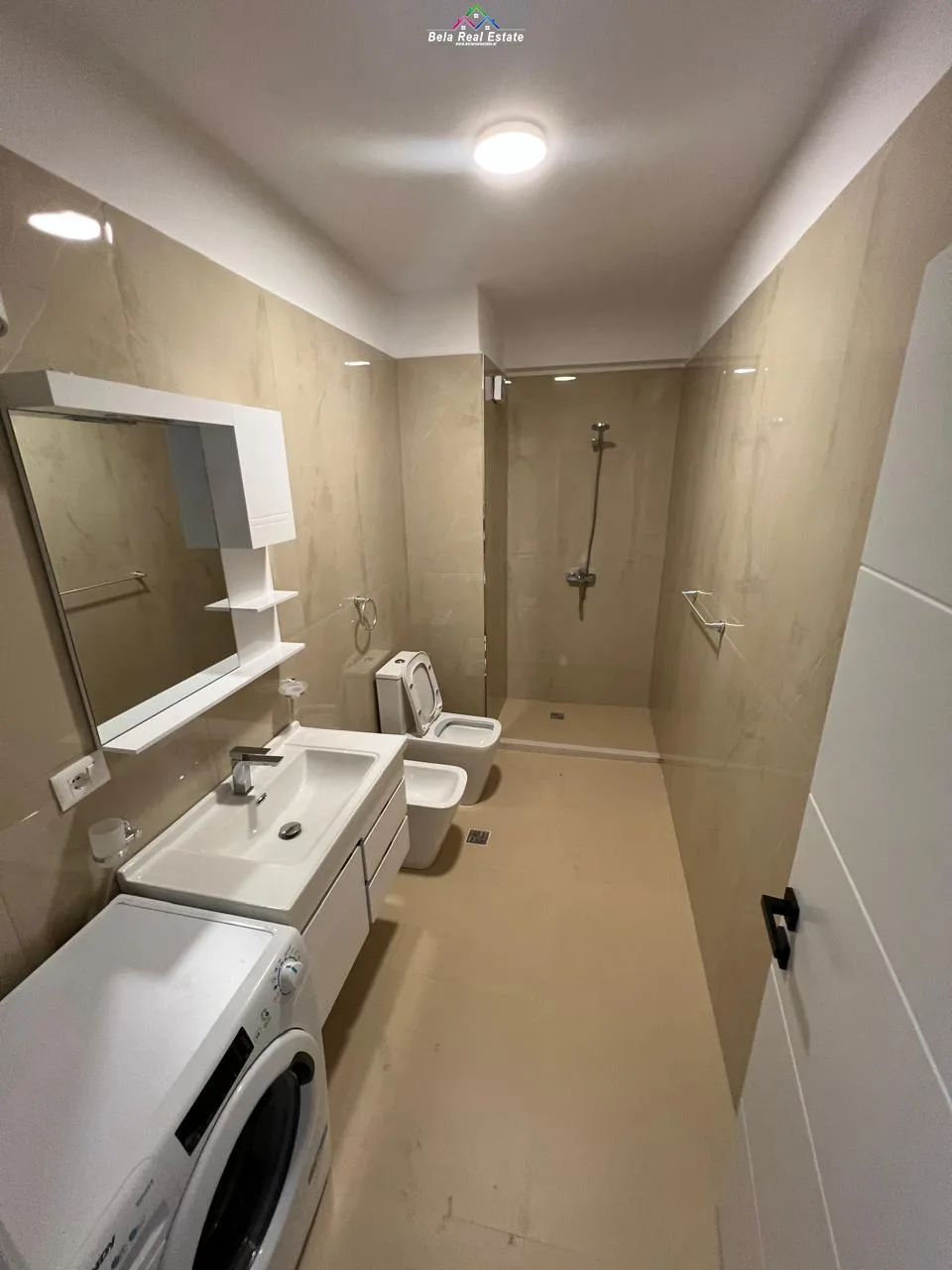 Apartament Me Qera 2+1 Tek Ish Parku ( ID B2201743) Tirane