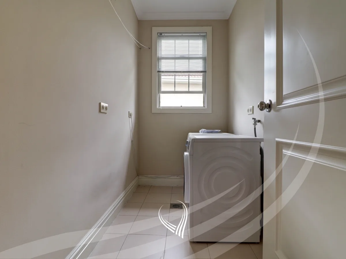 Shtëpi 330m2 me qira në Fshatin Ndërkombëtar - International Village