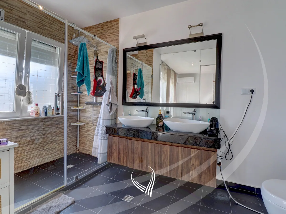 Penthouse 245m2 në shitje në lagjen Arbëria – Dragodan