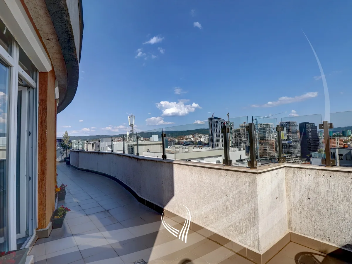 Penthouse 245m2 në shitje në lagjen Arbëria – Dragodan