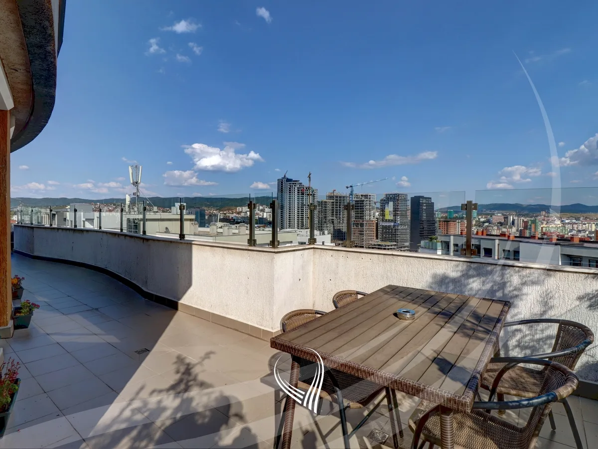 Penthouse 245m2 në shitje në lagjen Arbëria – Dragodan