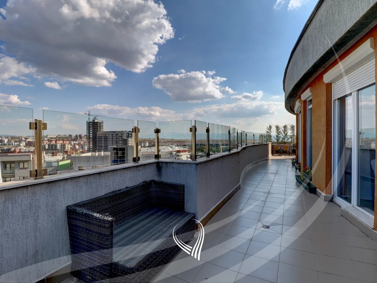 Penthouse 245m2 në shitje në lagjen Arbëria – Dragodan