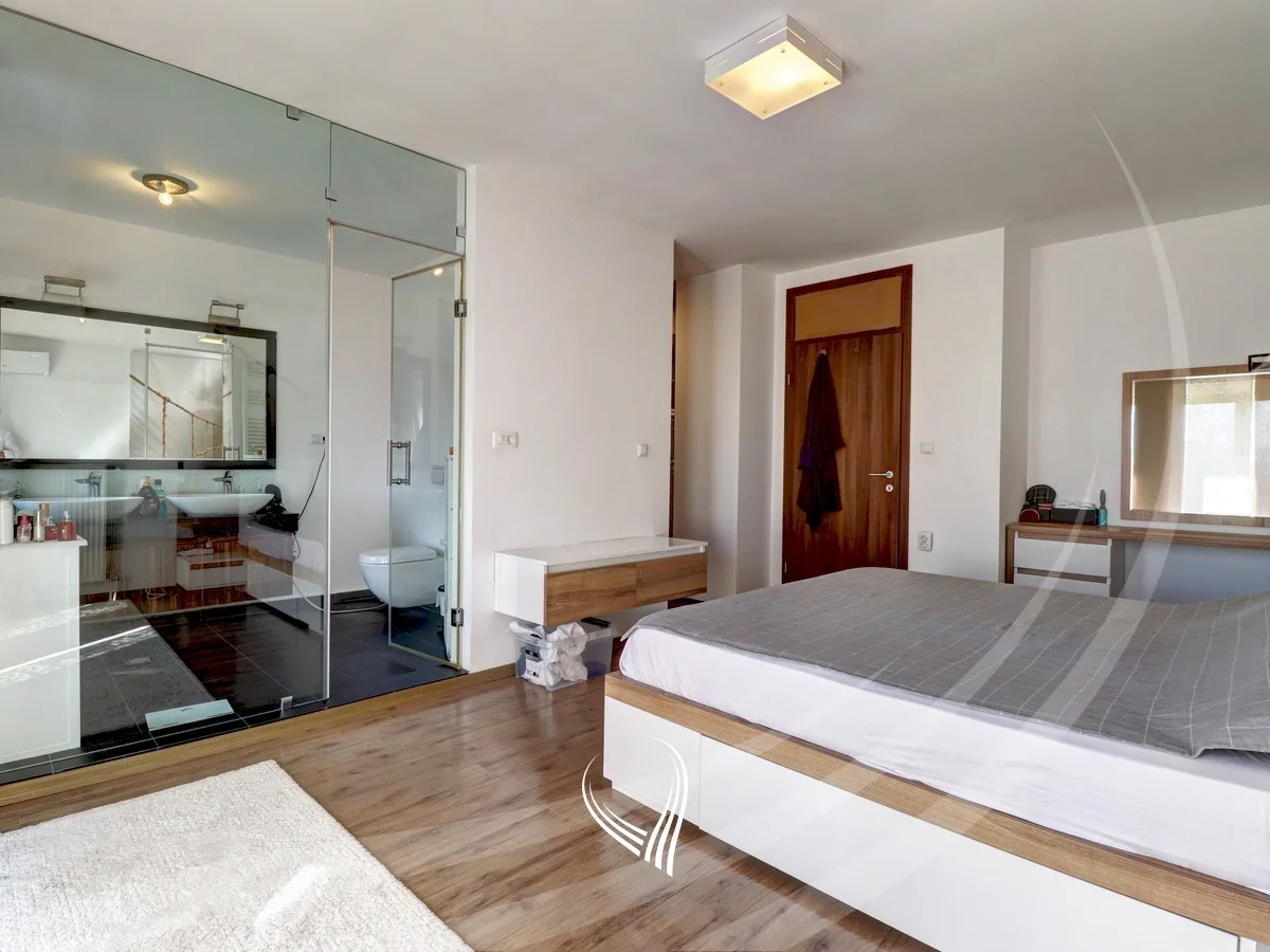 Penthouse 245m2 në shitje në lagjen Arbëria – Dragodan