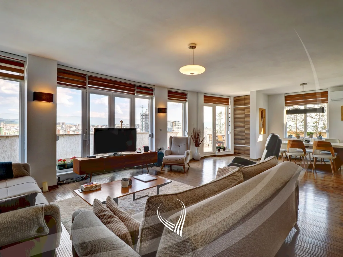 Penthouse 245m2 në shitje në lagjen Arbëria – Dragodan