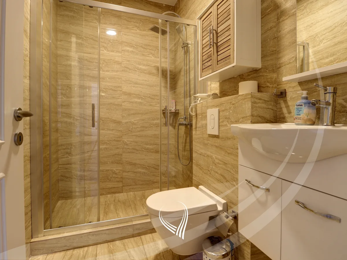 Penthouse me 3 dhoma gjumi me qira në lagjen Qafa