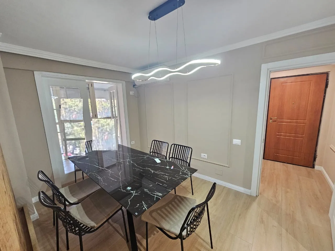 Apartament Me Qera 3+1 tek Bulevardi Zogu i Pare (ID B230129) Tirane​