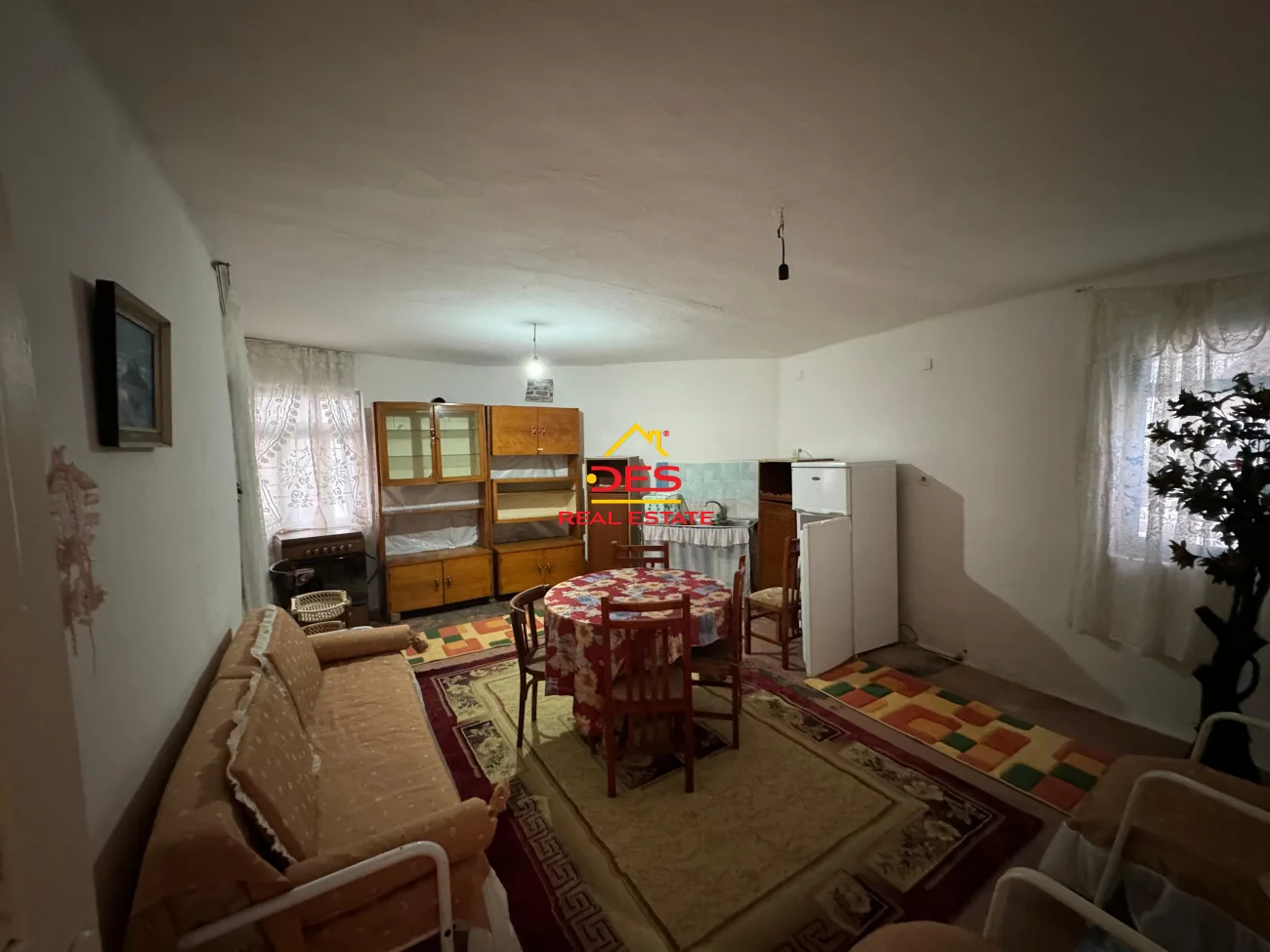 Jepet shtëpi private 2+1 me qira pranë sheshit të flamurit, vlorë.