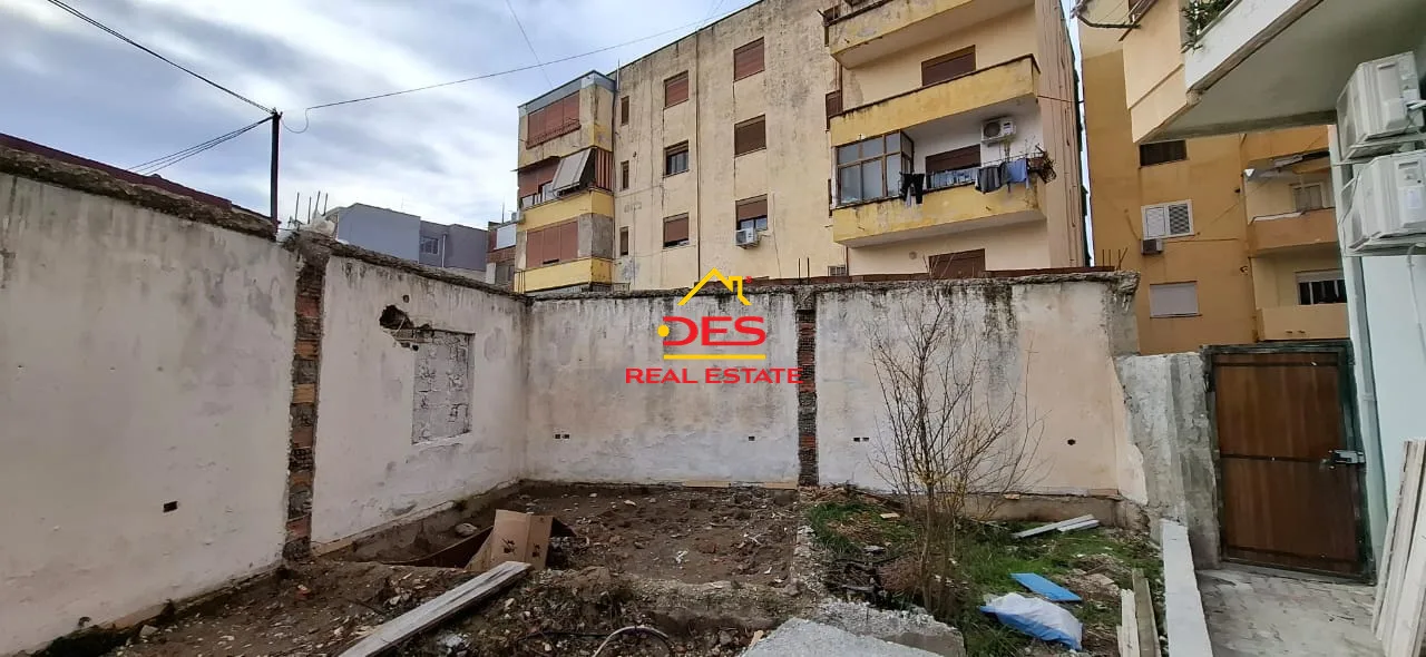 Shitet njësi e konvertuar në apartament 1+1 te bishti i kalldrëmit,vlorë