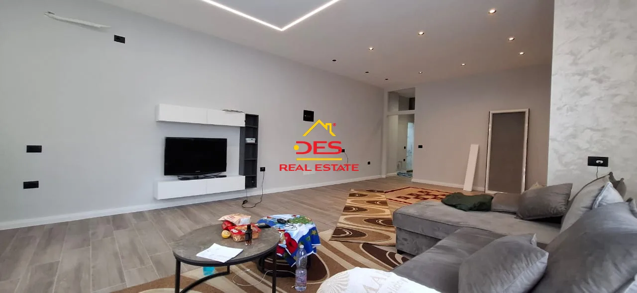Shitet njësi e konvertuar në apartament 1+1 te bishti i kalldrëmit,vlorë