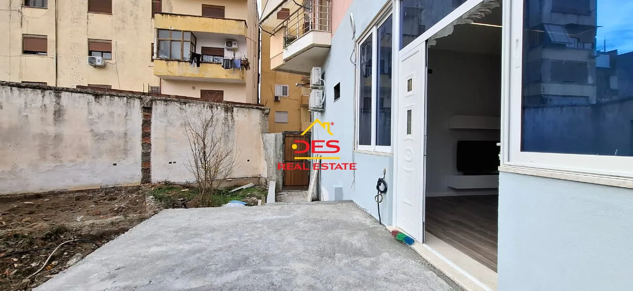 Shitet njësi e konvertuar në apartament 1+1 te bishti i kalldrëmit,vlorë