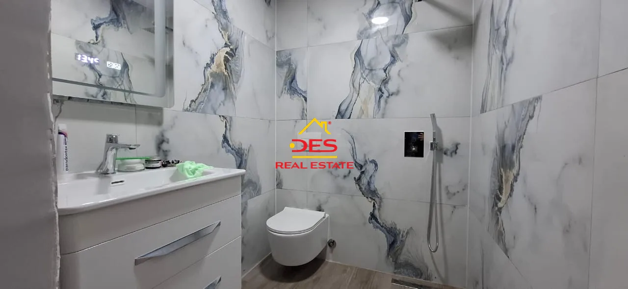 Shitet njësi e konvertuar në apartament 1+1 te bishti i kalldrëmit,vlorë