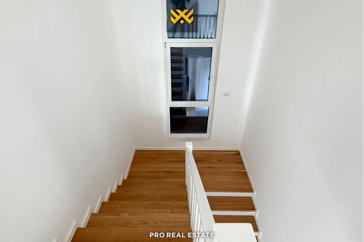 Shtëpi 245m² për #SHITJE në Lagjen Priam Village