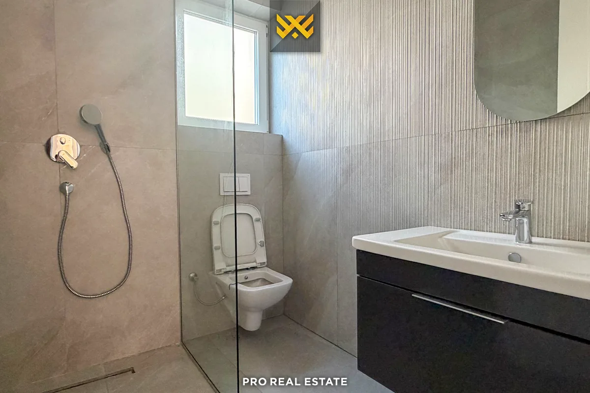 Shtëpi 245m² për #SHITJE në Lagjen Priam Village