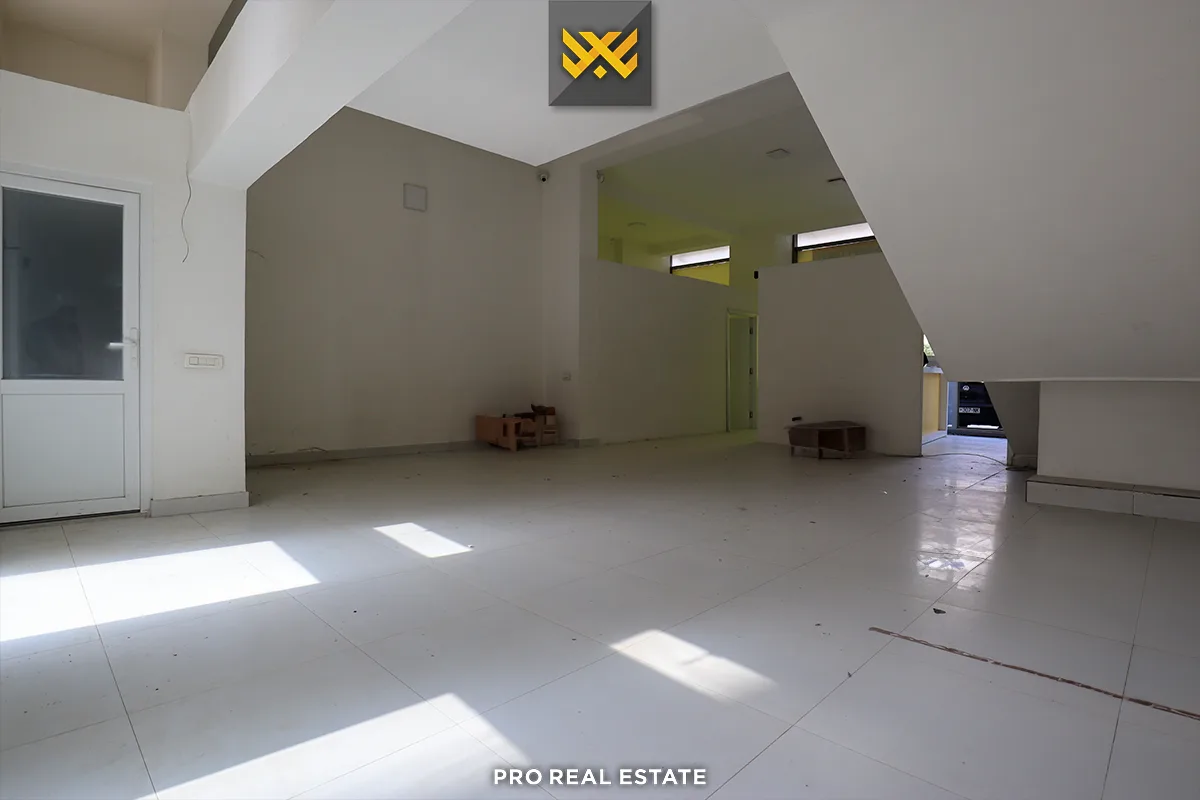Lokal 84m² në #SHITJE në Tophane