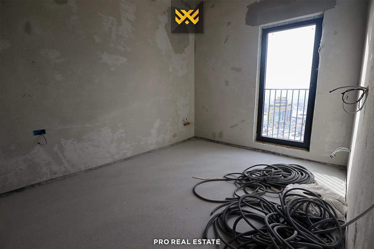 Banesë Penthouse / Zyrë 160m² + 80m² me #QIRA në Veternik