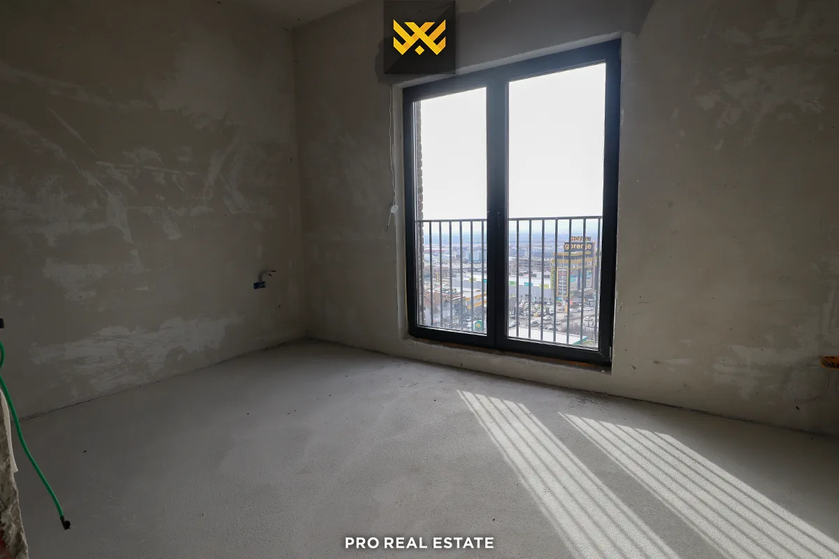 Banesë Penthouse / Zyrë 160m² + 80m² me #QIRA në Veternik