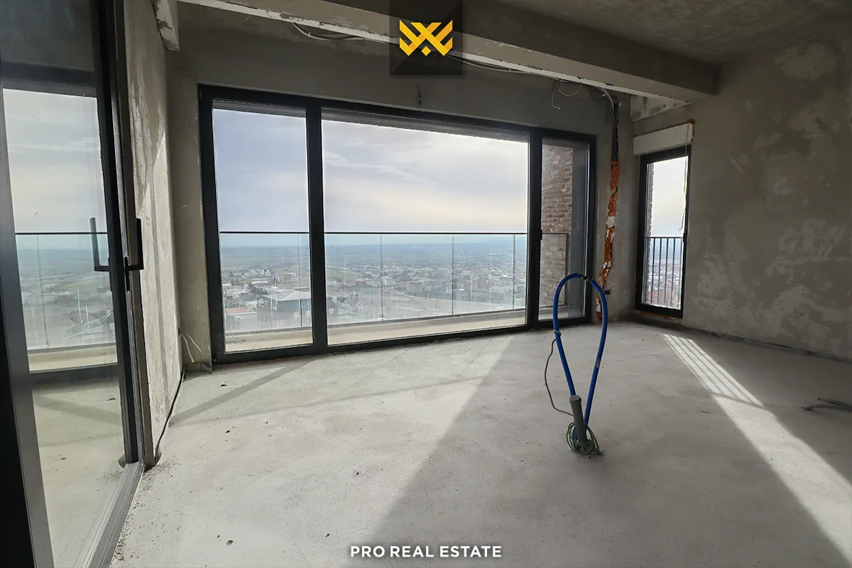 Banesë Penthouse / Zyrë 160m² + 80m² me #QIRA në Veternik