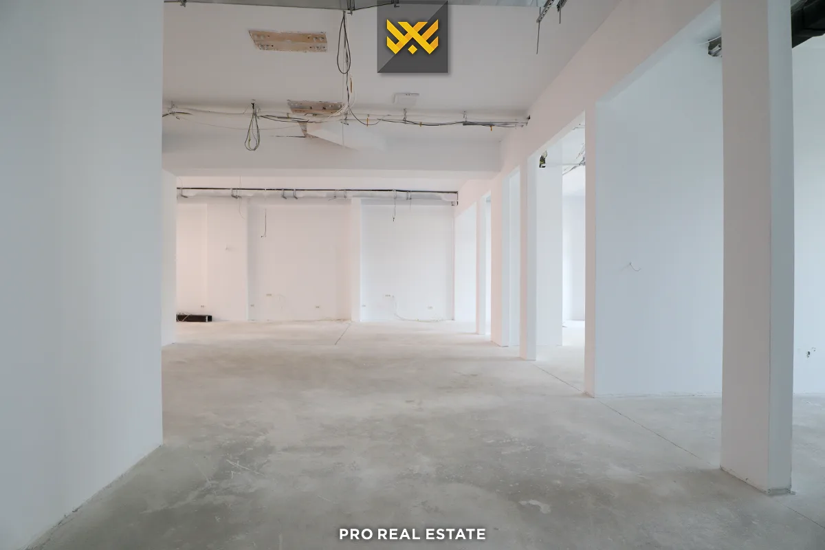 Banesë / Zyrë 400m² me #QIRA në Bregun e Diellit