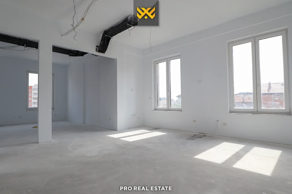 Banesë / Zyrë 400m² me #QIRA në Bregun e Diellit