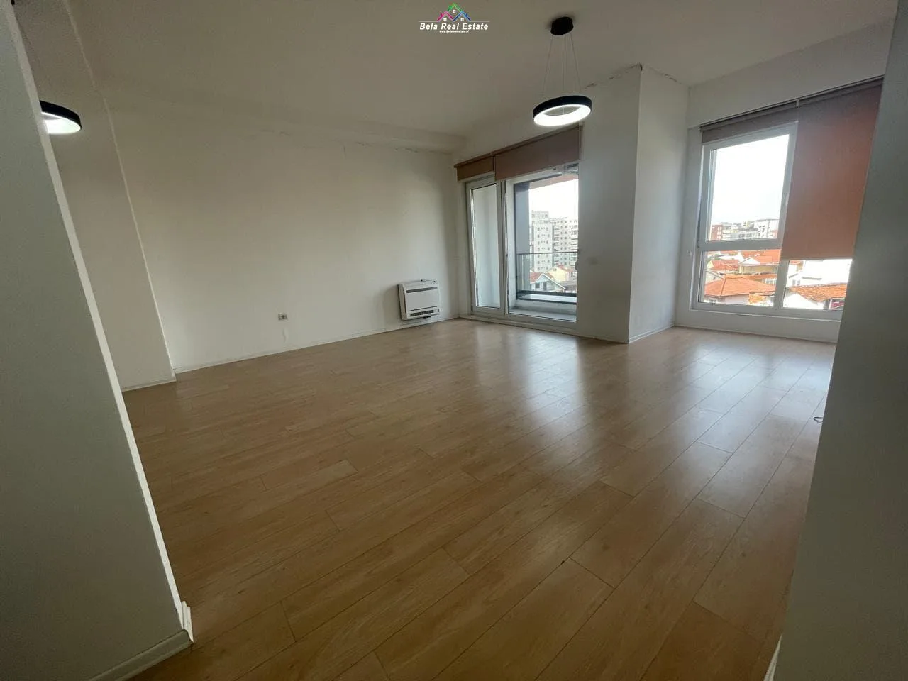 Zyre Me Qera 2+1 Tek 21 Dhjetori (ID BZ2552)Tirane
