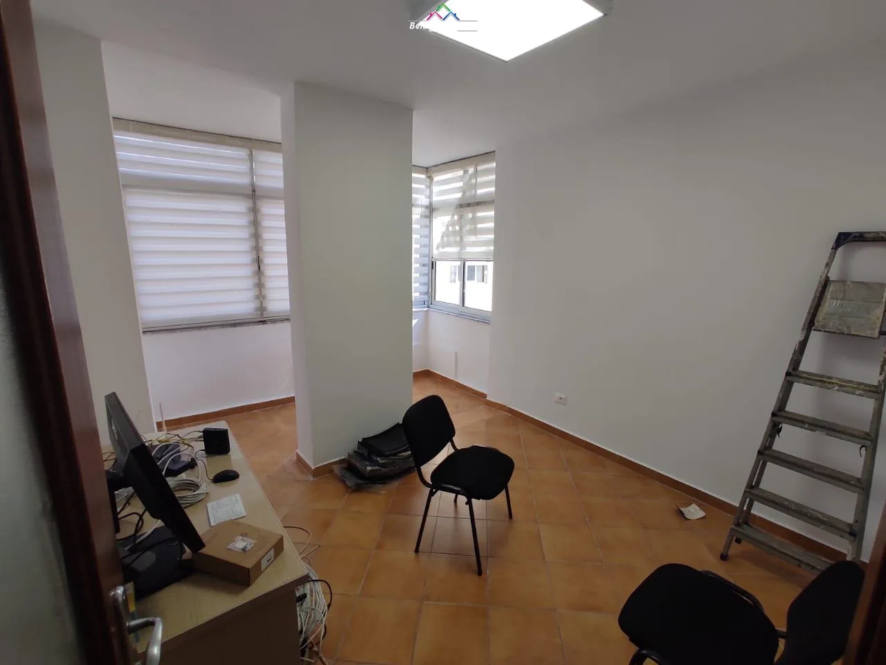 Zyre Me Qera 3+1 tek Rruga e Elbasanit (ID BZ2708) Tirane