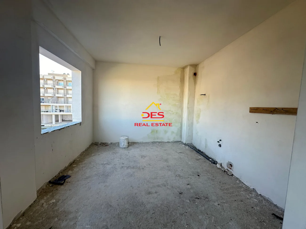 Shitet apartament 2+1 me këste në orikum
