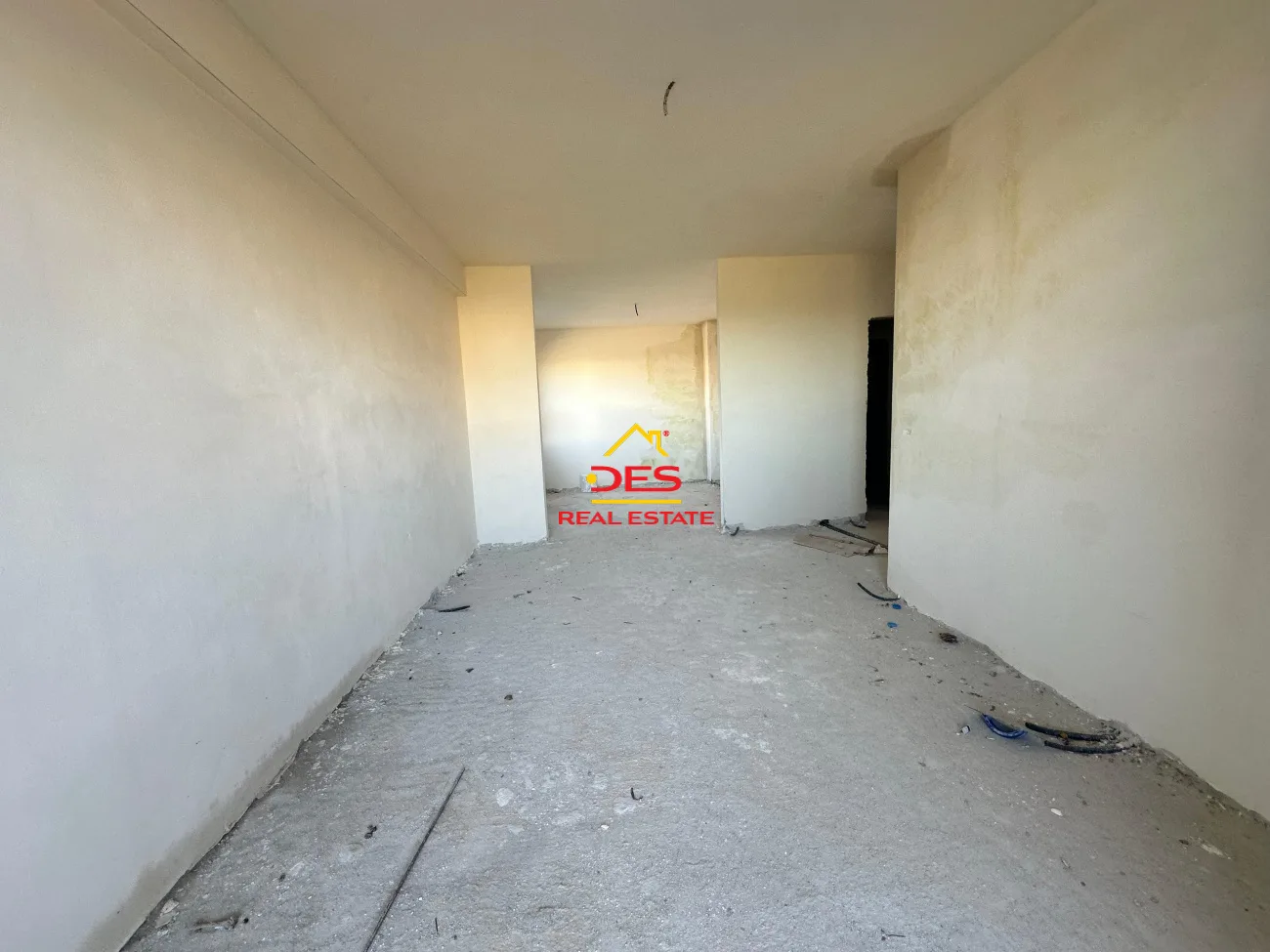 Shitet apartament 2+1 me këste në orikum